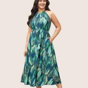 BloomChic Plus Size 2XL Tropical Leaf Print Halter Dress